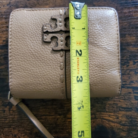 Tory Burch McGraw Bi-Fold Wallet Womens  Leather Camel Brown - Picture 16 of 16